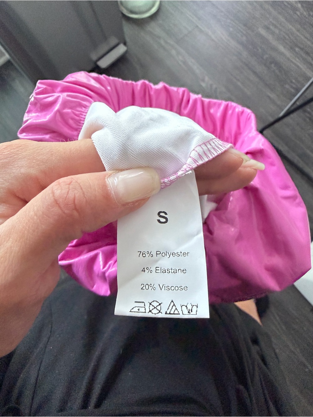 Vinyl pink skirt - Picture 4 of 5